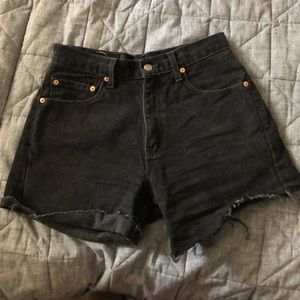 Levi cut off shorts